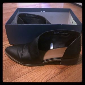 Universal Threads Women’s Wenda Cut-Out Bootie